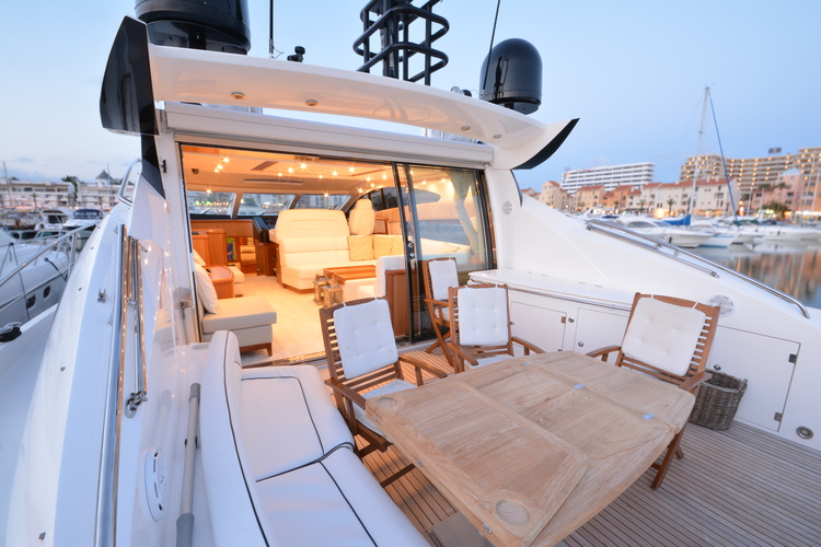 SUNSEEKER PREDATOR PRIVATE CHARTER - Vilamoura Luxury Yacht